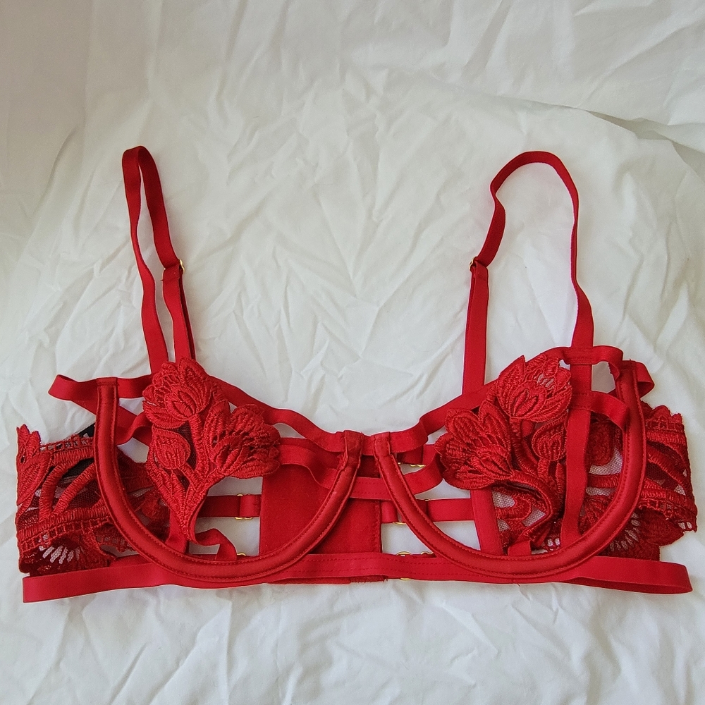 Victorias Secret flower bra